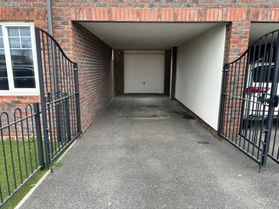 Somerley Drive, Gatwick, RH10