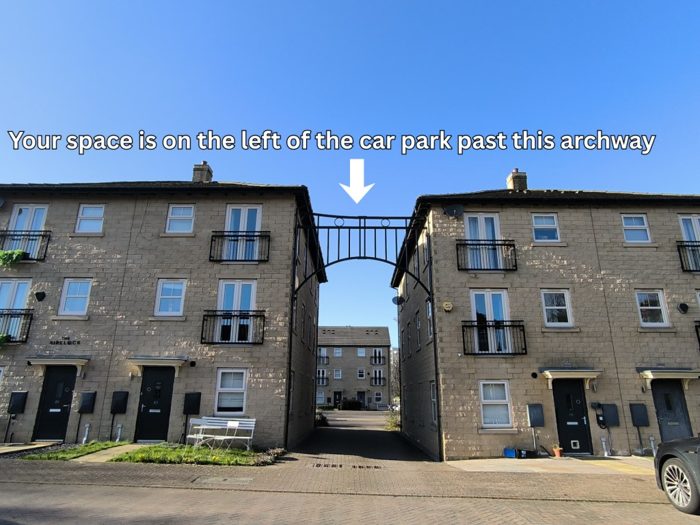 Photo of Holts Crest Way, Leeds, LS12