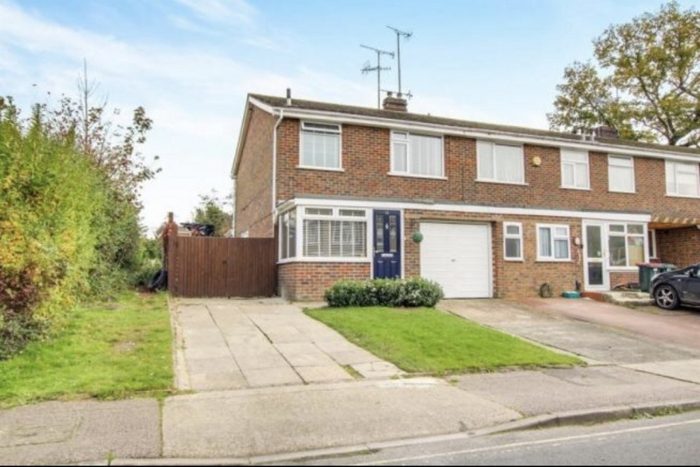Photo of Saunders Close, Gatwick, RH10