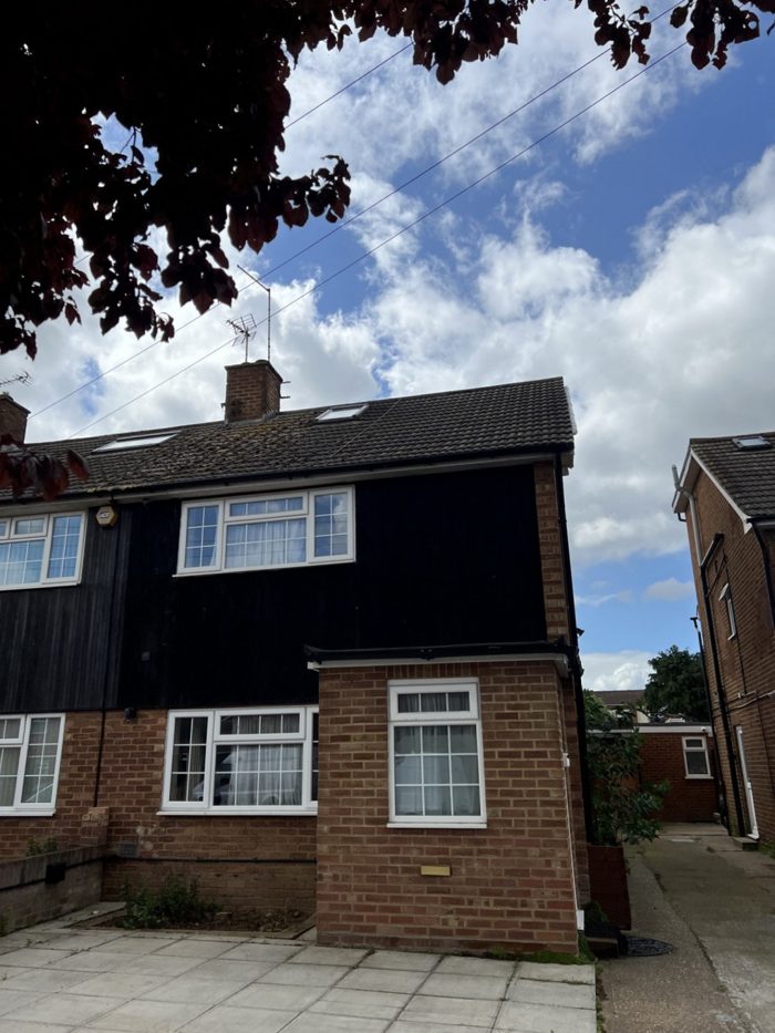 Photo of Keats Way, Heathrow, UB7