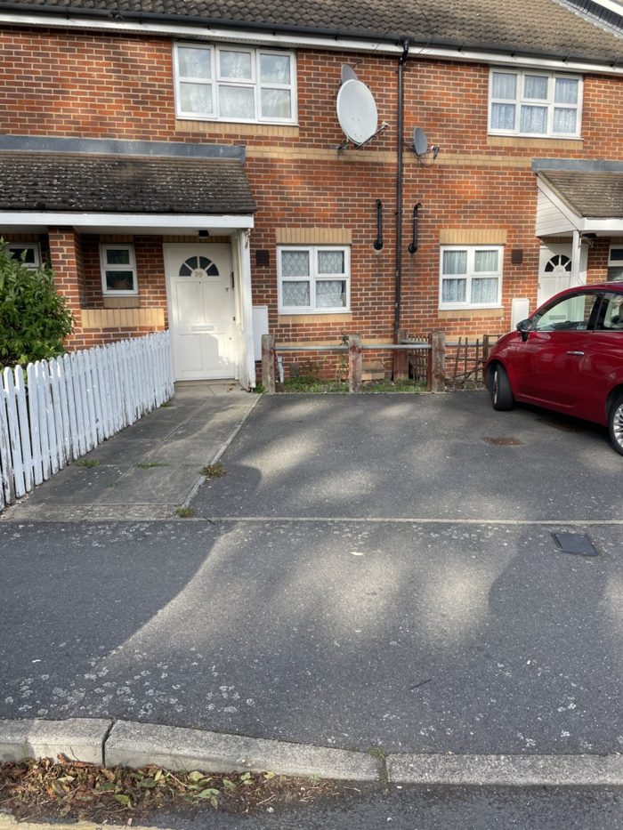 Photo of Warwick Road, Heathrow, UB7