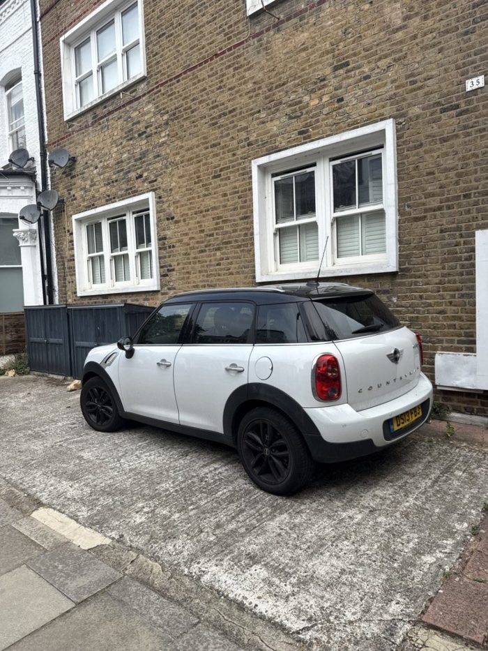 Photo of Gloucester Drive, Finsbury Park, N4