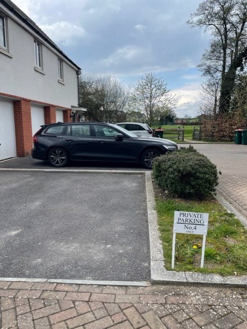 Photo of Charlbury Road, Gatwick, RH10