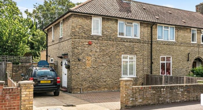 Photo of Gravesend Road, Shepherd's Bush, W12