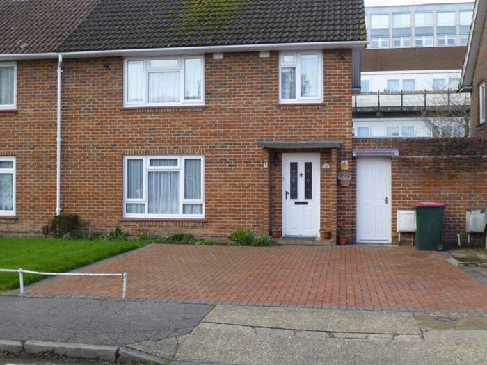 Photo of Smalls Mead, Gatwick, RH11