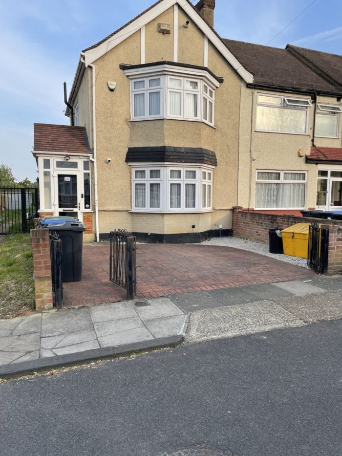 Photo of Devonia Gardens, Enfield, N18