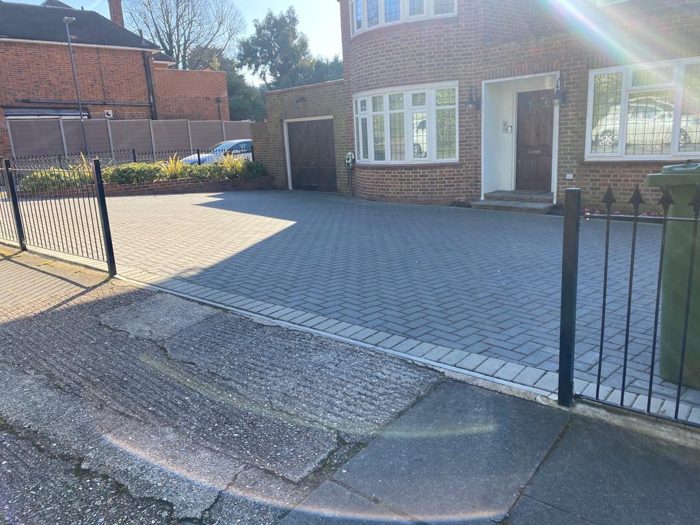 Photo of London Road, Harrow, HA7