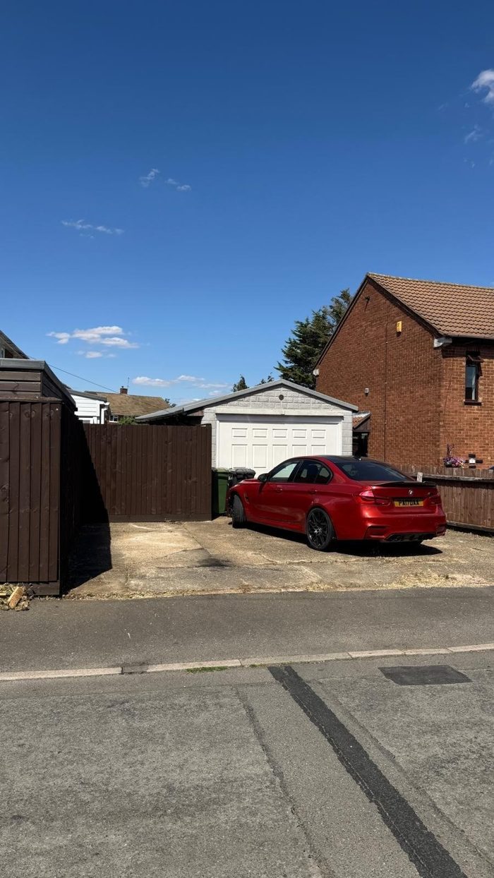 Photo of Mossbank Avenue, Luton, LU2