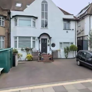 Photo of Wykeham Road, Brent Cross, NW4