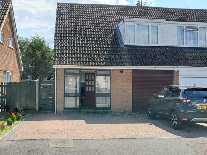 Photo of Southmead Crescent, Broxbourne, EN8