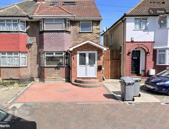Photo of Tudor Court North, Willesden, HA9
