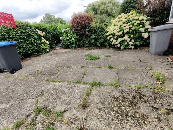 Photo of Grand Avenue, Willesden, HA9