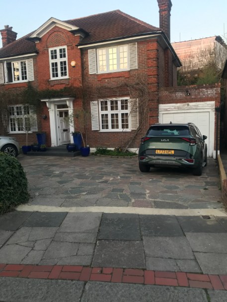 Photo of Golders Close, Barnet, HA8