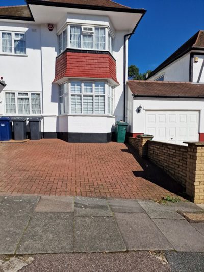 Crespigny Road, Brent Cross, NW4