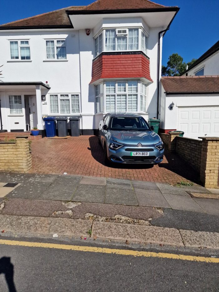 Photo of Crespigny Road, Brent Cross, NW4