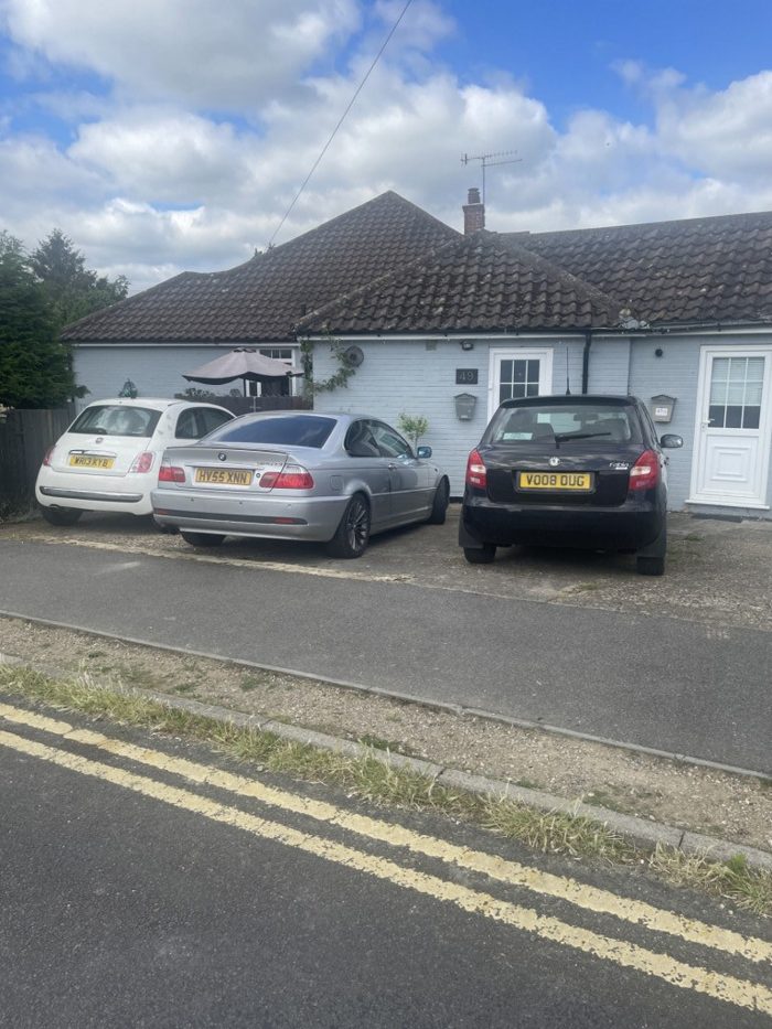 Photo of The Crescent, Gatwick, RH6