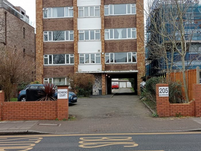 Photo of Willesden Lane, NW6
