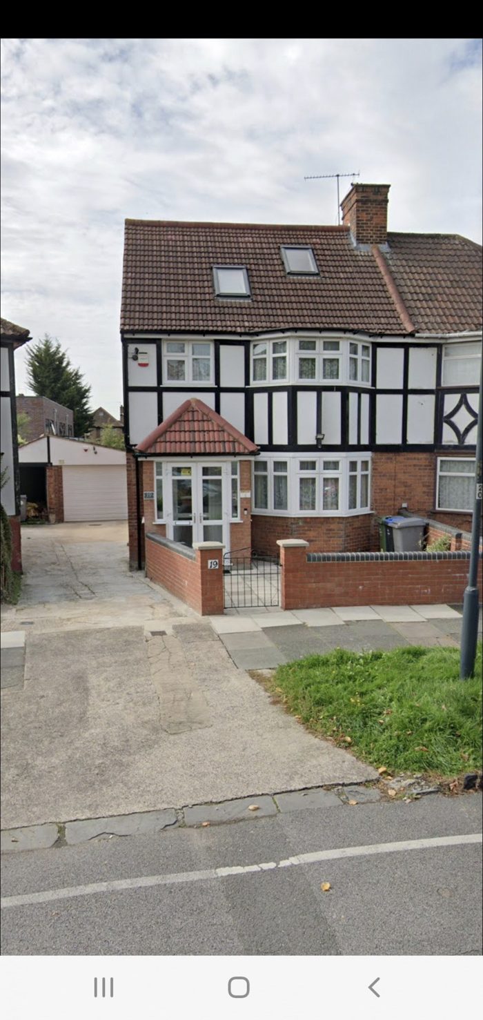 Photo of Vivian Avenue, Willesden, HA9