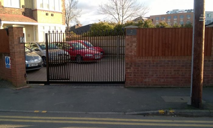 Photo of Doghurst Drive, Heathrow, UB7