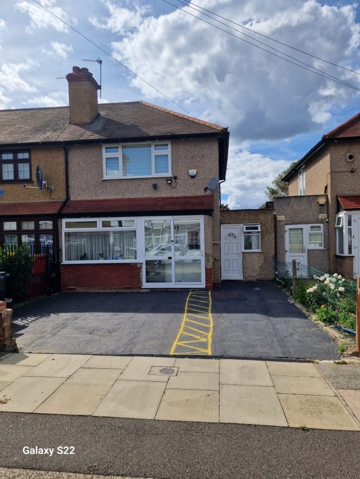 Photo of Middleham Gardens, Enfield, N18
