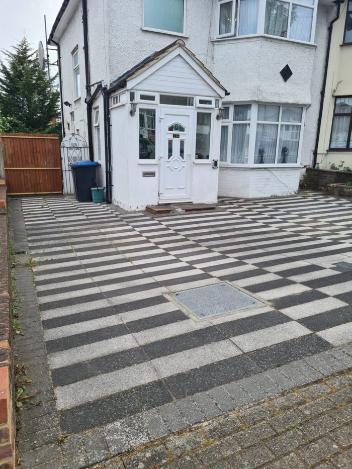 Photo of Kingsmere Park, Willesden, NW9