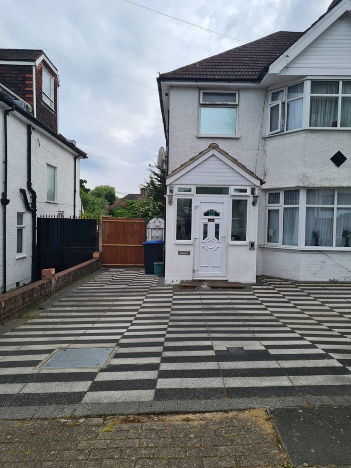 Photo of Kingsmere Park, Willesden, NW9