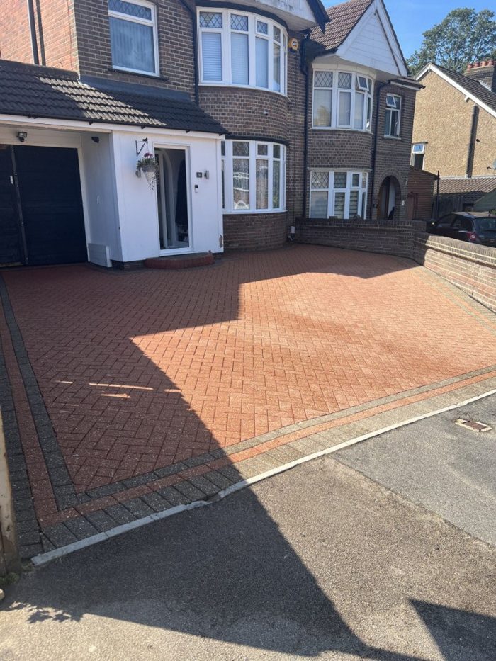 Photo of Woodbury Hill, Luton, LU2