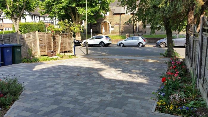 Photo of Hodford Road, Brent Cross, NW11