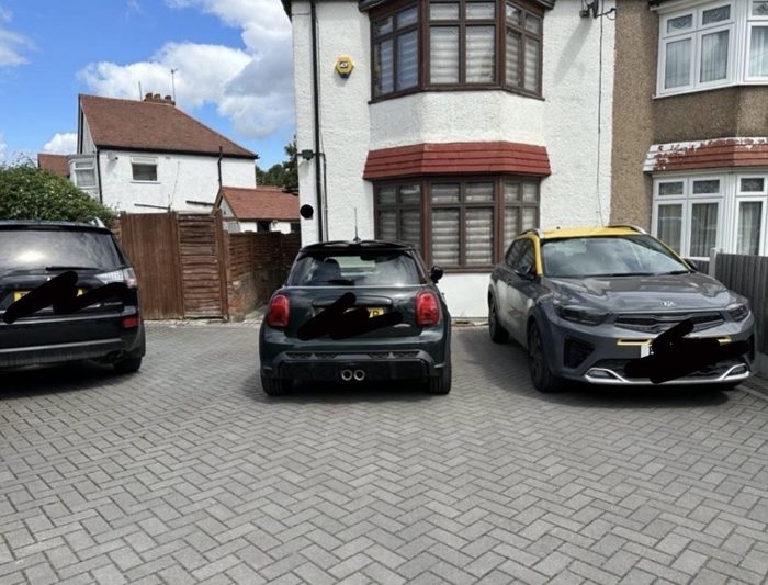 Photo of Amersham Avenue, Enfield, N18