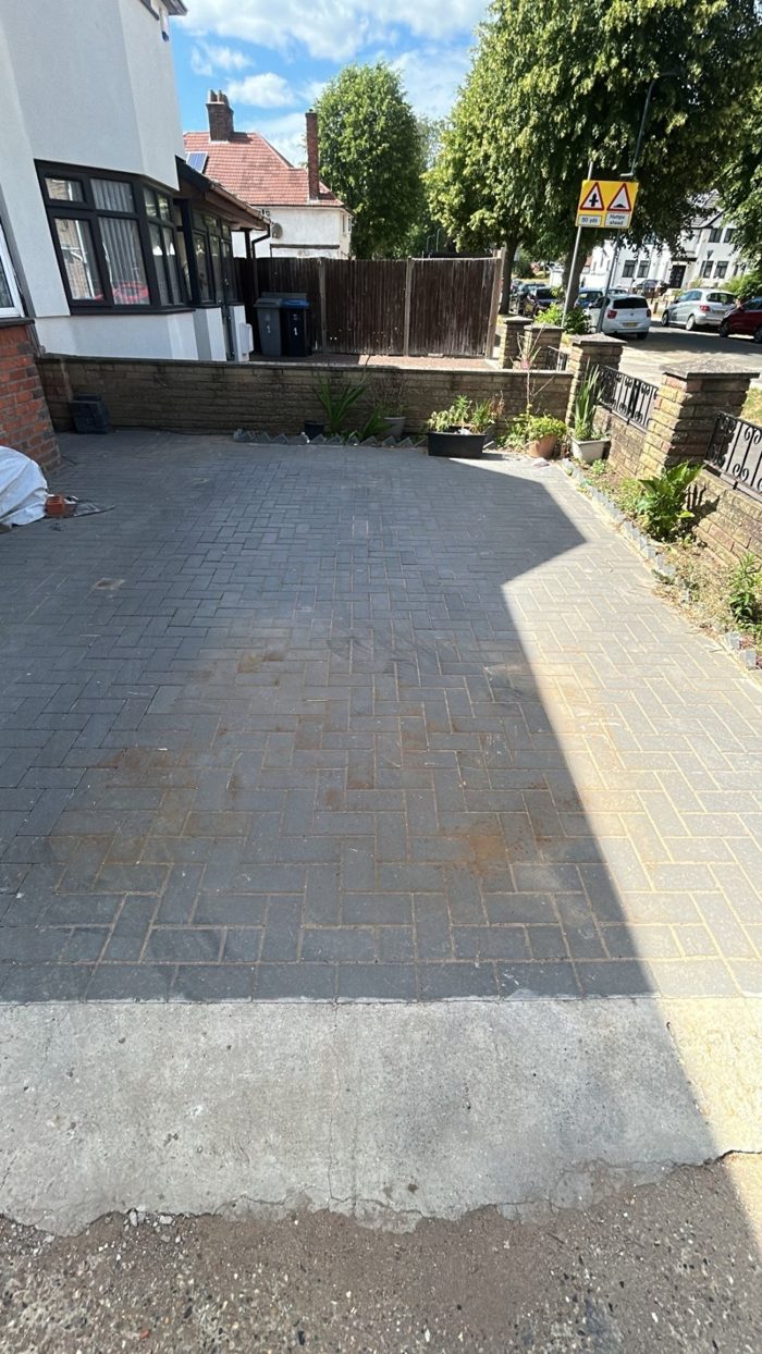 Photo of Vivian Avenue, Willesden, HA9