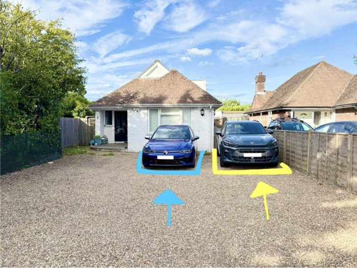 Photo of Ivycote, Gatwick, RH6