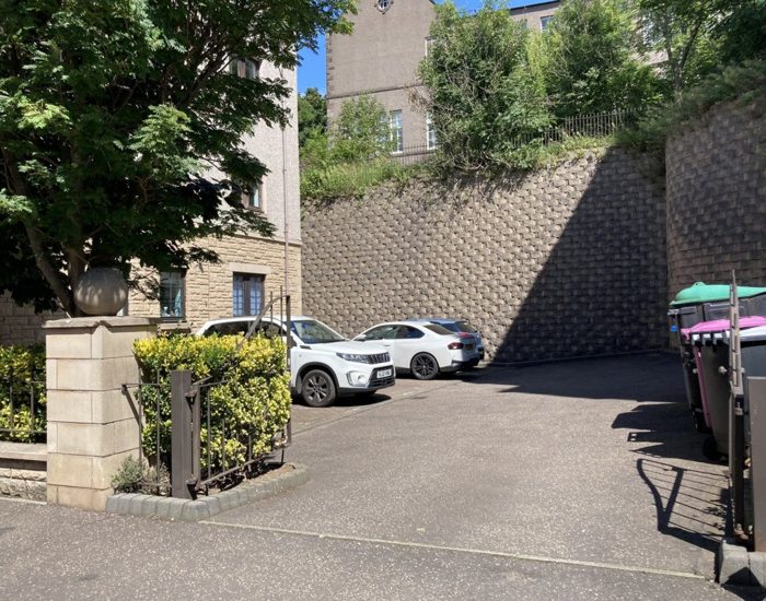 Photo of St Leonard's Hill, Edinburgh, EH8