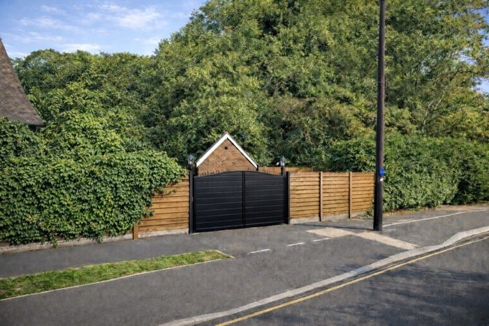 Photo of Mogden Lane, Richmond, TW7