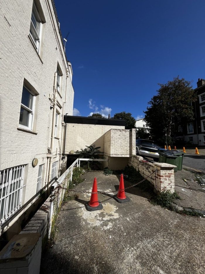 Photo of Cresswell Park, Lewisham, SE3