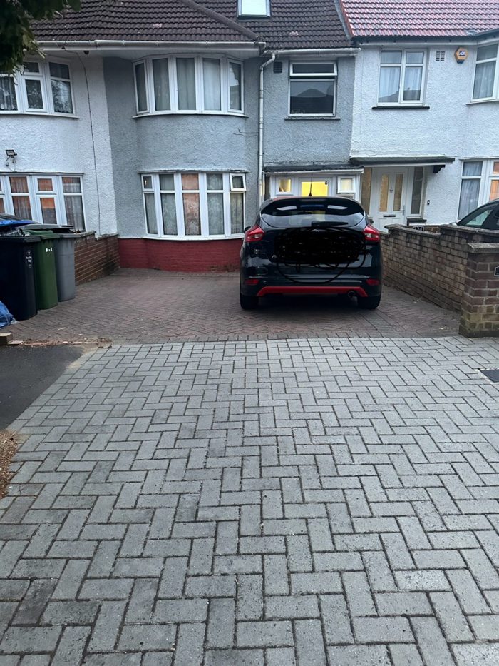 Photo of Victoria Avenue, Willesden, HA9