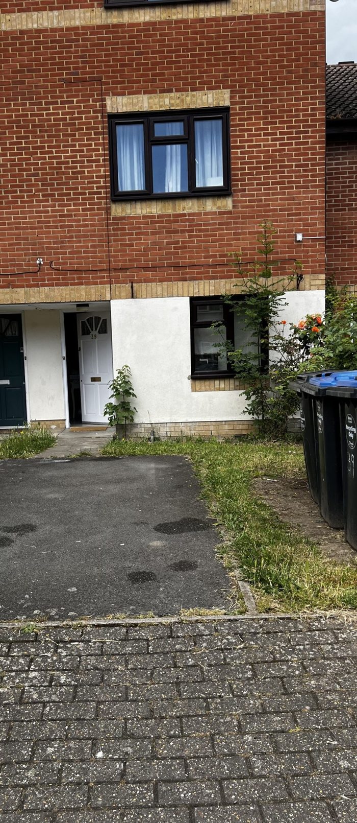 Photo of Cambridge Close, Willesden, NW10