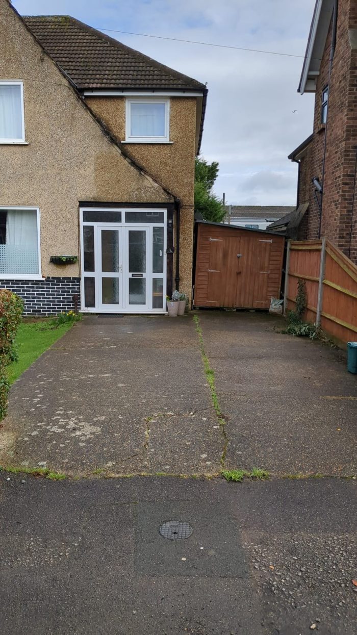 Photo of Oakwood Road, Gatwick, RH6