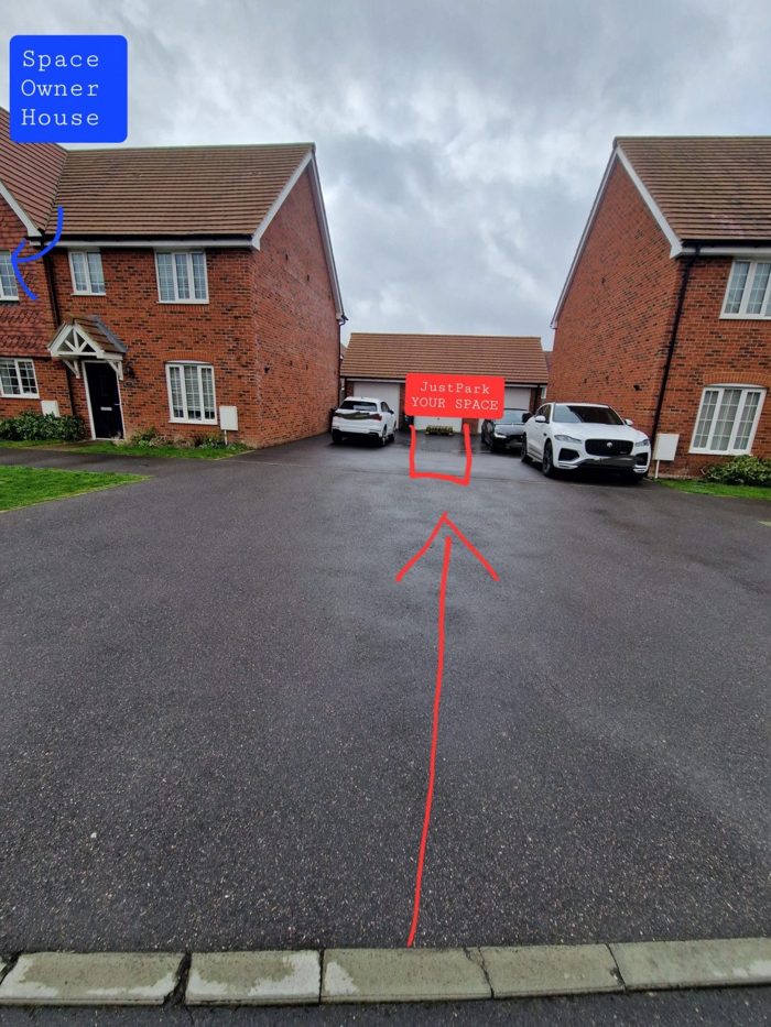 Photo of Jade Wy, Gatwick, RH10