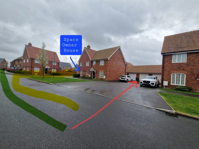 Photo of Jade Wy, Gatwick, RH10