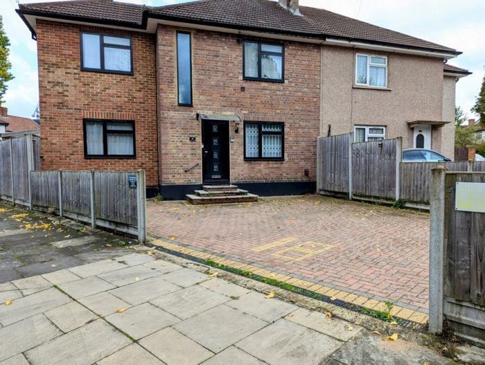 Photo of Canada Cres, Ealing, W3