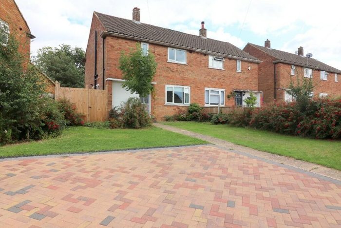 Photo of Hollybush Road, Luton, LU2