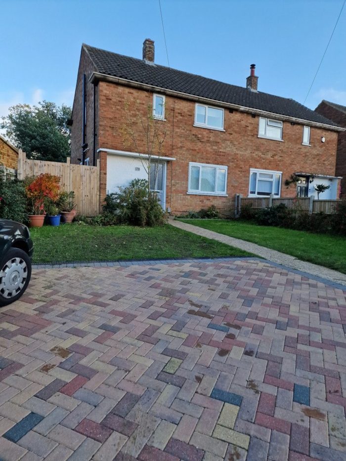 Photo of Hollybush Road, Luton, LU2