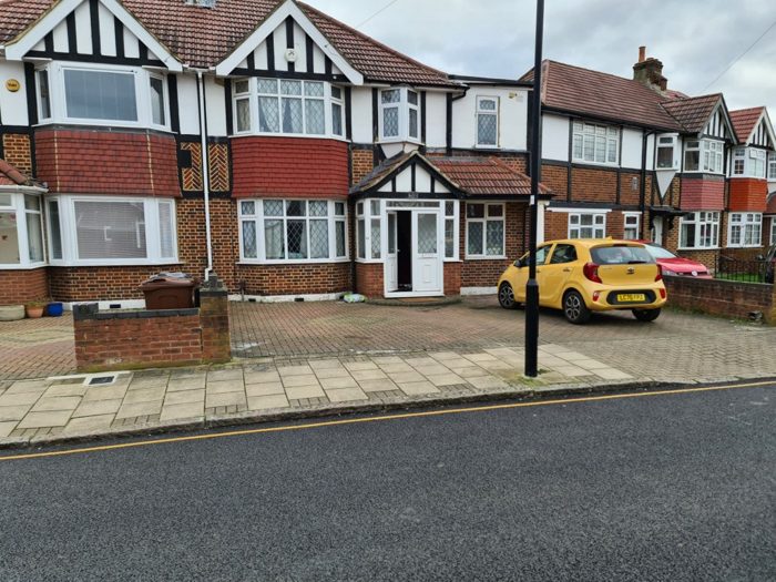 Photo of St Paul's Close, Hounslow, TW3