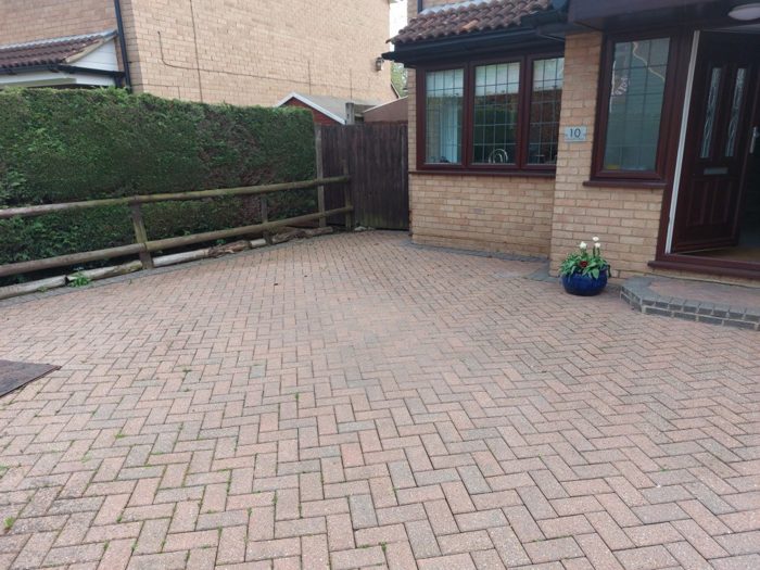Photo of Kidworth Close, Gatwick, RH6