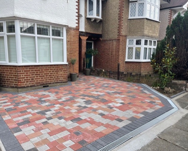 Photo of Kendrey Gardens, Richmond, TW2
