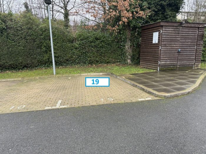 Photo of Parking, Brent Cross, NW11