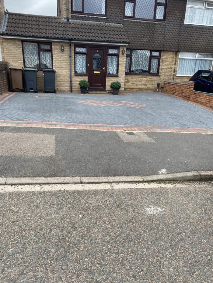 Photo of Handcross Road, Luton, LU2