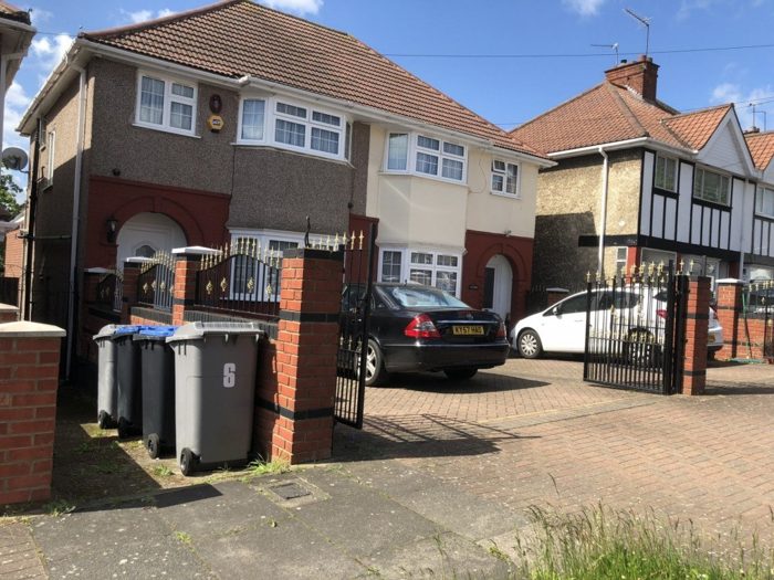 Photo of Tudor Court North, Willesden, HA9
