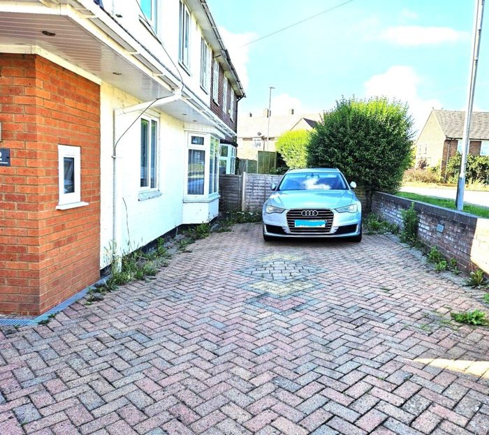 Photo of Bloomfield Avenue, Luton, LU2