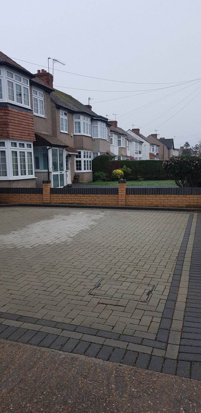 Photo of Zealand Avenue, Heathrow, UB7